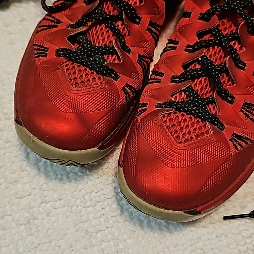 Rare Nike Collectors Sneaker, Nike Hyperdunk's Men's Size 9. - Picture 8 of 8